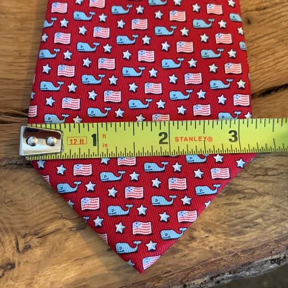 BNWT VINEYARD VINES FLAGS WHALES AND STARS RED SILK TWILL NECKTIE - Picture 9 of 12